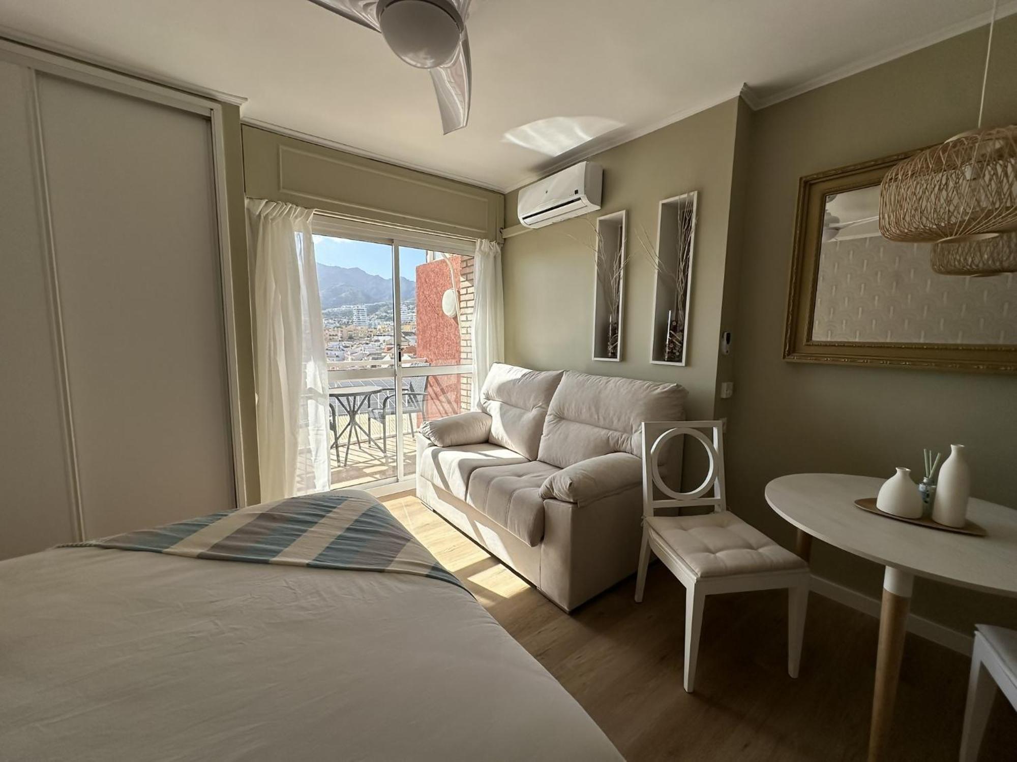 Estudio Agata Con Piscina A 800M De La Playa Benalmadena Luaran gambar