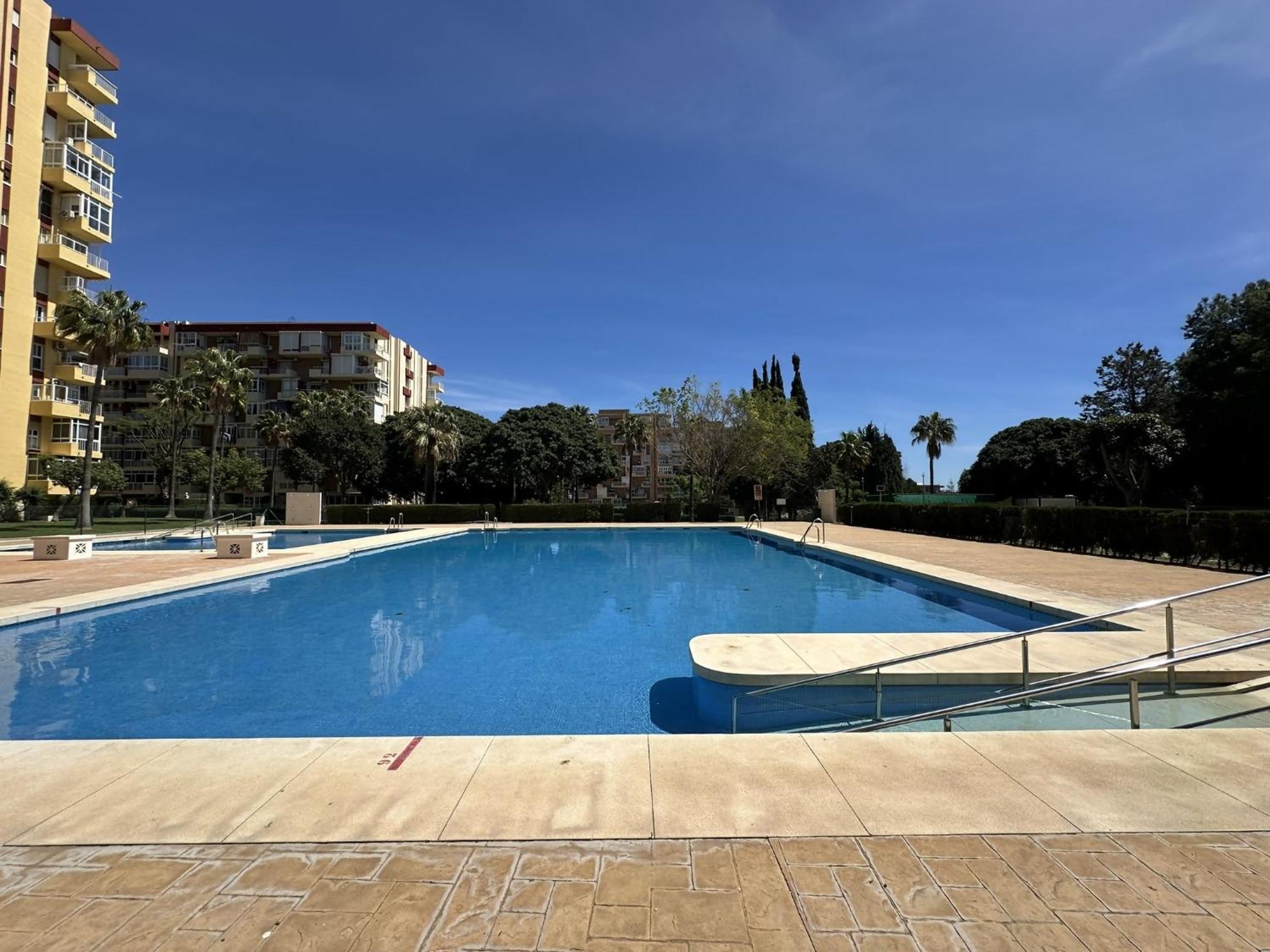 Estudio Agata Con Piscina A 800M De La Playa Benalmadena Luaran gambar