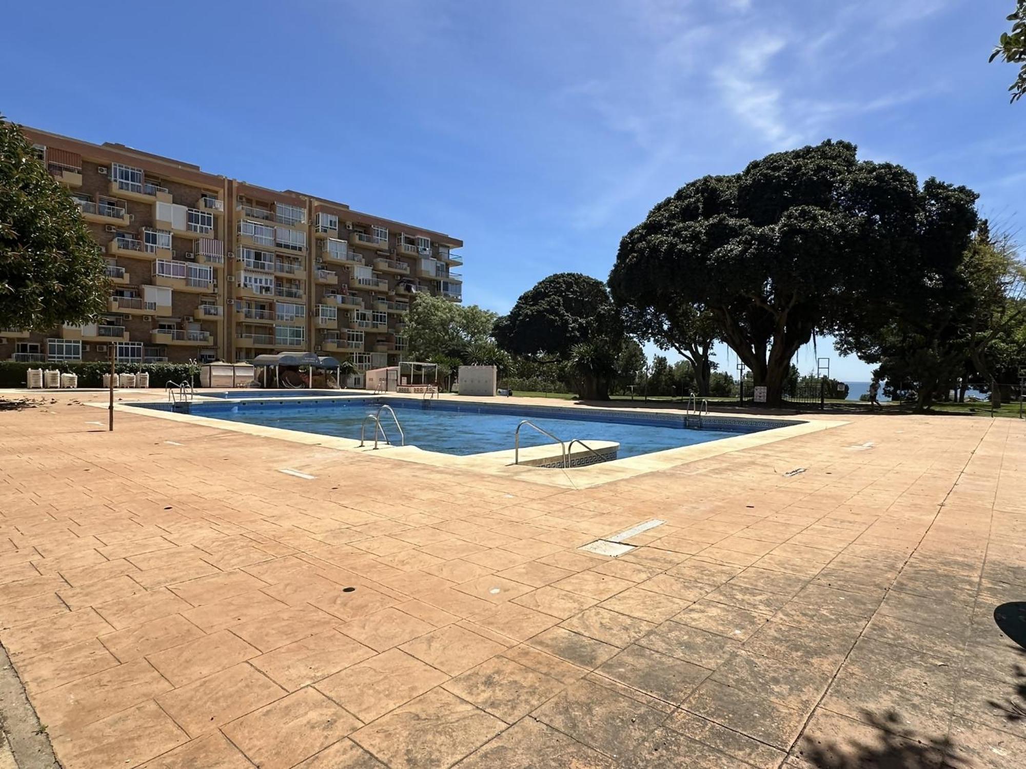Estudio Agata Con Piscina A 800M De La Playa Benalmadena Luaran gambar